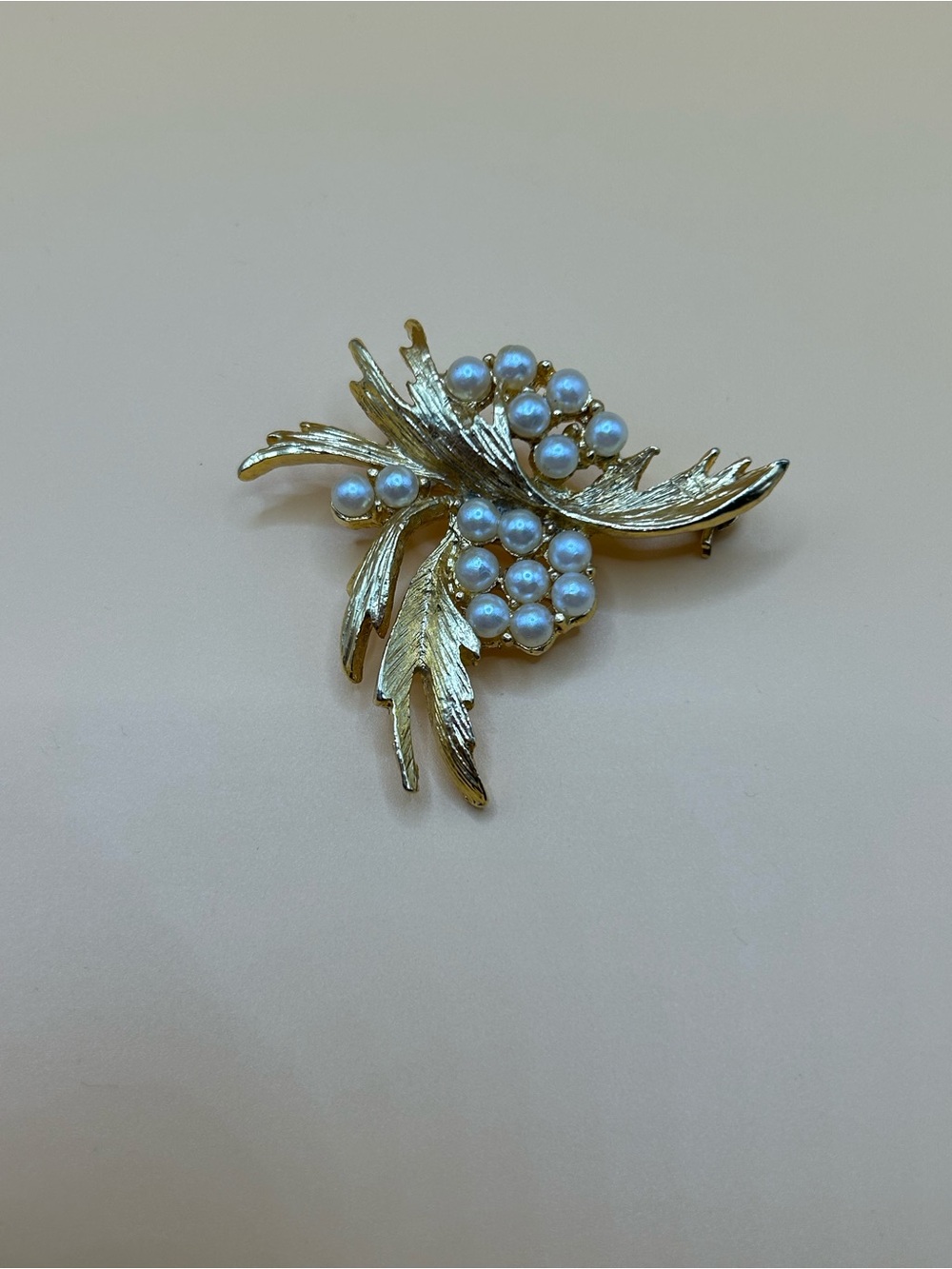 Gold Leaf Pearl Cluster Brooch - Classic Women Jewelry